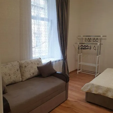 Апартаменти У Центрі, Біля Парку Шевченко & Shevchenko Park Comfort Apart