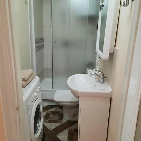 Апартаменти У Центрі, Біля Парку Шевченко & Shevchenko Park Comfort Apart *